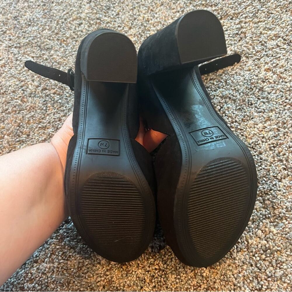 American Rag Black Block Heels w/ Ankle Straps Women's Size 7 WIDE Chunky Heel - Picture 4 of 11